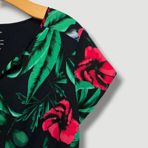 Van Heusen Women’s Tropical Floral Blouse - Large Short Sleeve Polyester Top - Picture 2 of 7